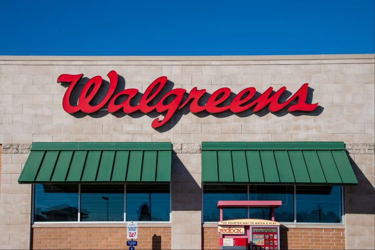 Walgreens setuju untuk menjadi pribadi dalam kesepakatan dengan mitra sycamore